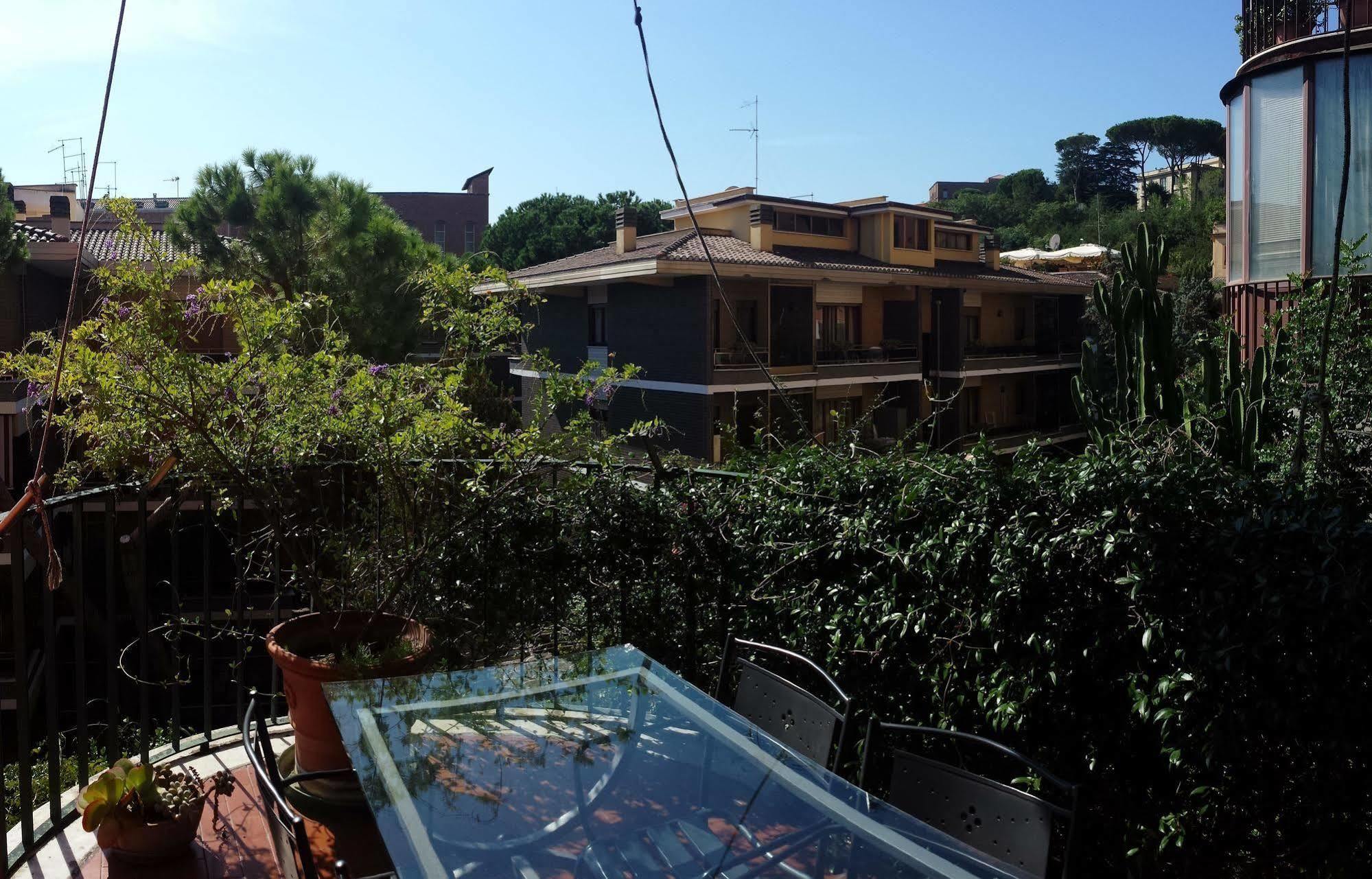 Emi'S Guest House Rom Exterior foto